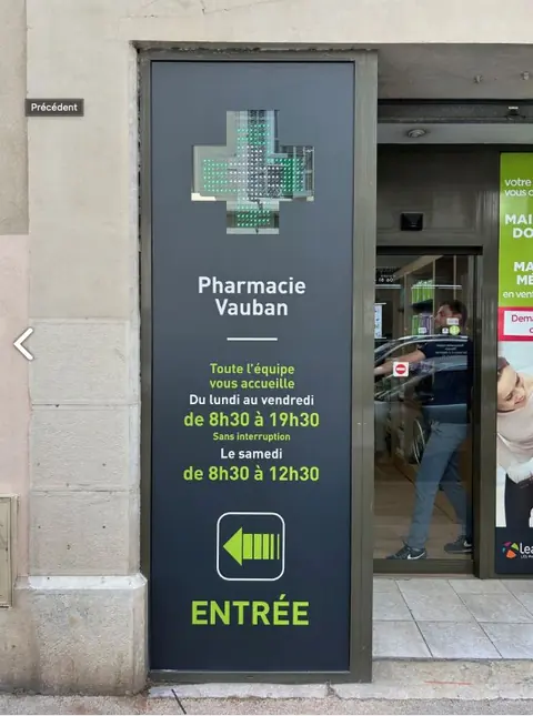 Réalisation lettres découpées
